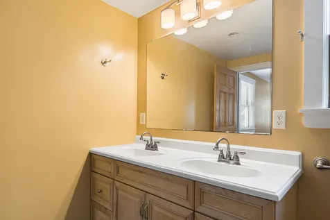 137 Pingree Road New London NH 03257