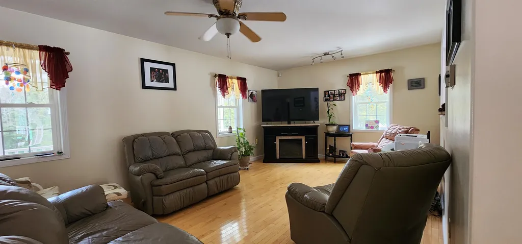 170 Buzzell Hill Road Weare NH 03281