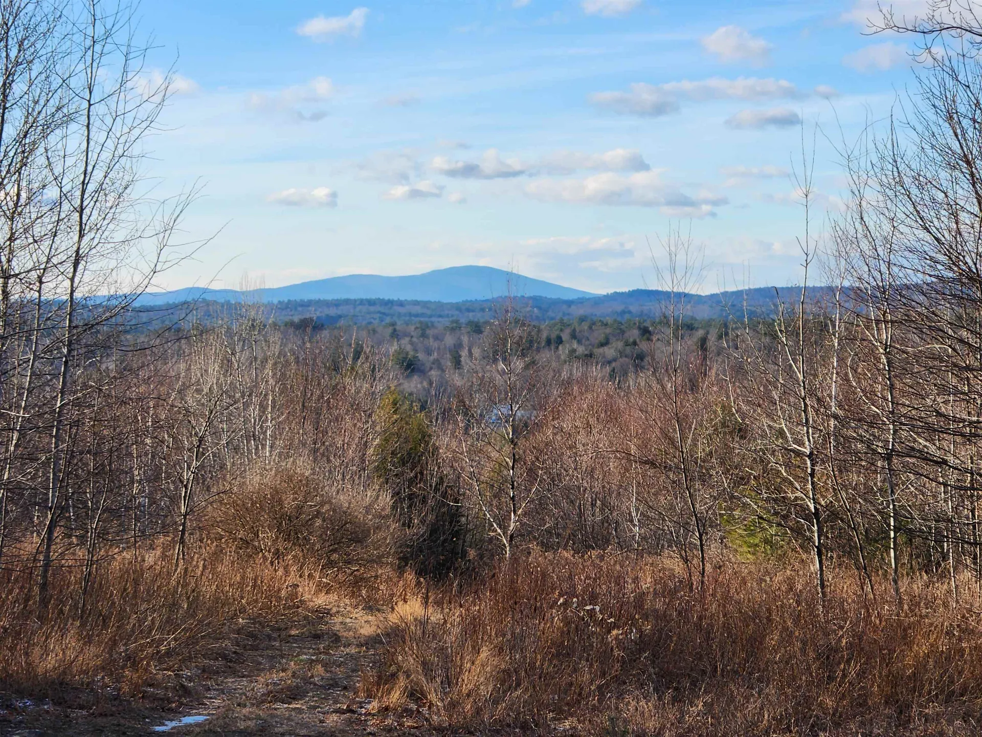 7577 Currier Road Loudon NH 03307