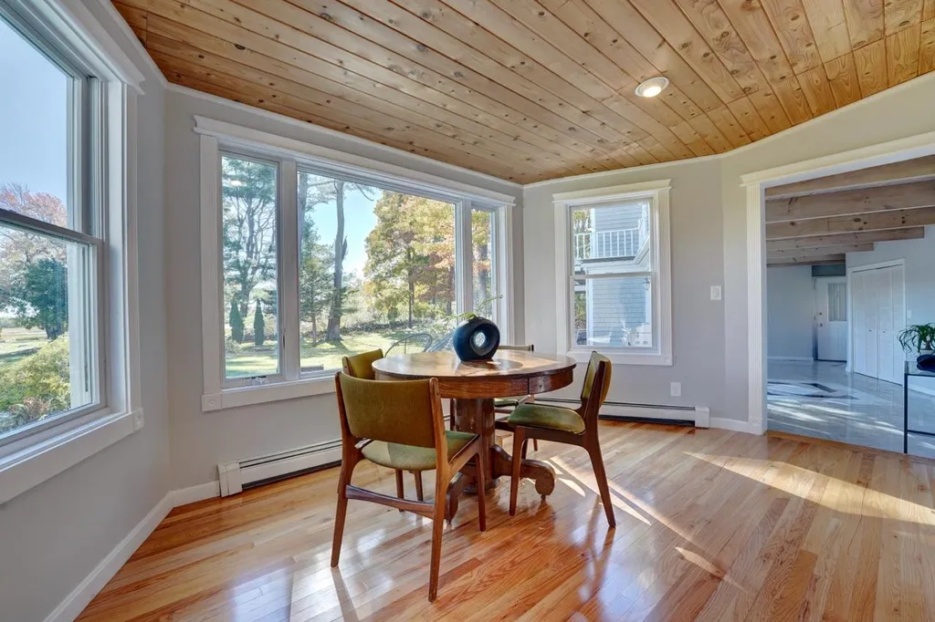 31 Old Locke Road North Hampton NH 03862