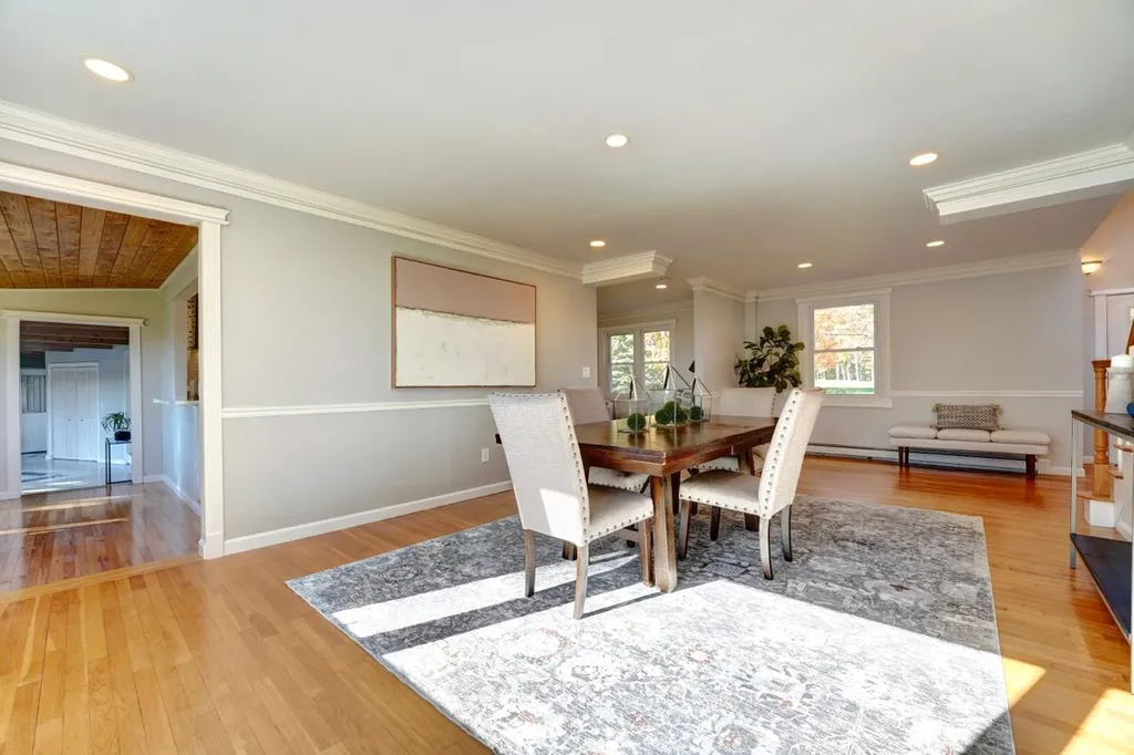 31 Old Locke Road North Hampton NH 03862