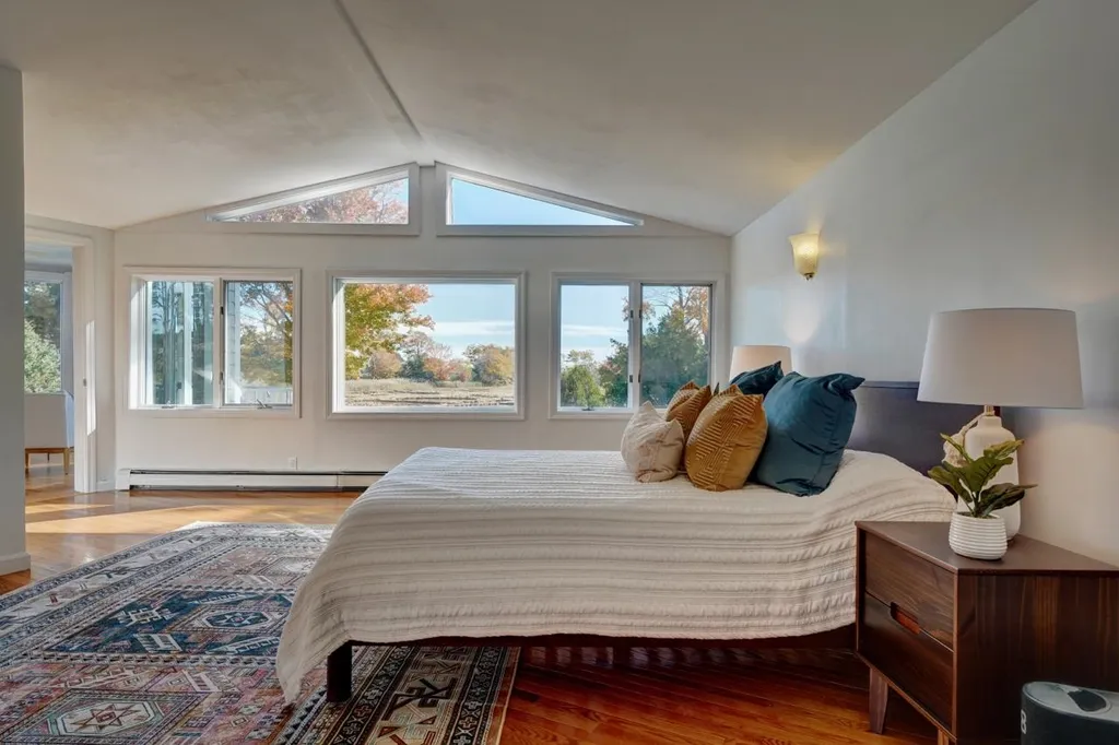 31 Old Locke Road North Hampton NH 03862