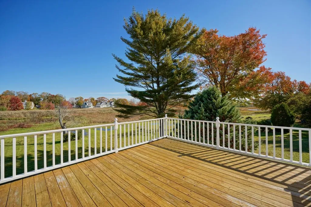 31 Old Locke Road North Hampton NH 03862