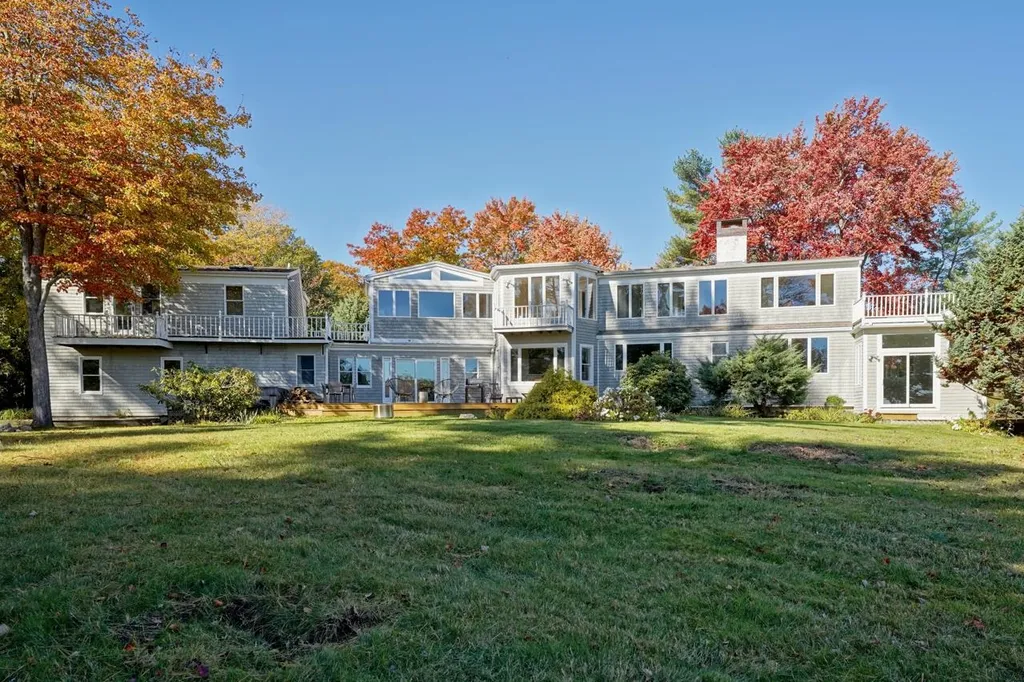 31 Old Locke Road North Hampton NH 03862