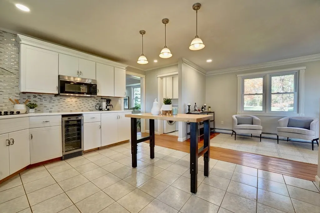 31 Old Locke Road North Hampton NH 03862
