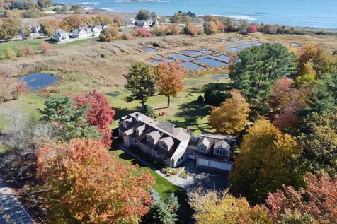 31 Old Locke Road North Hampton NH 03862