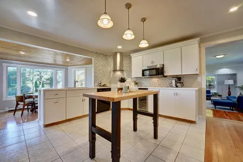31 Old Locke Road North Hampton NH 03862