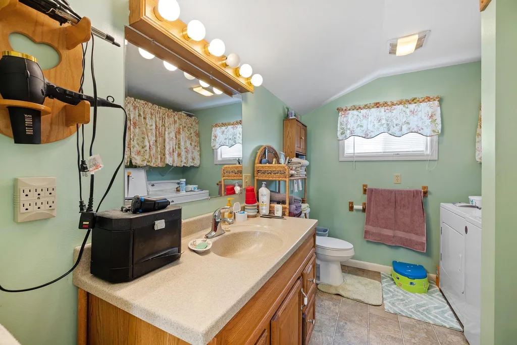 43 Vine Street Northfield NH 03276