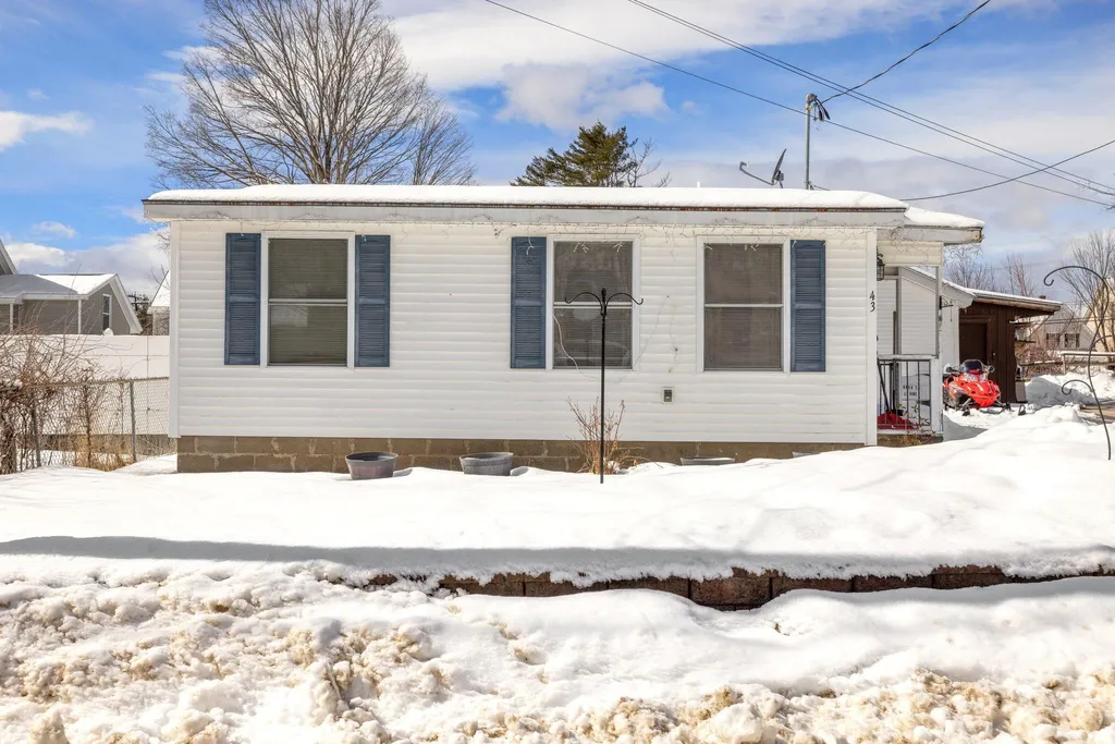 43 Vine Street Northfield NH 03276