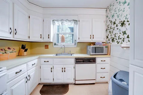 116 Railroad Avenue Epping NH 03042
