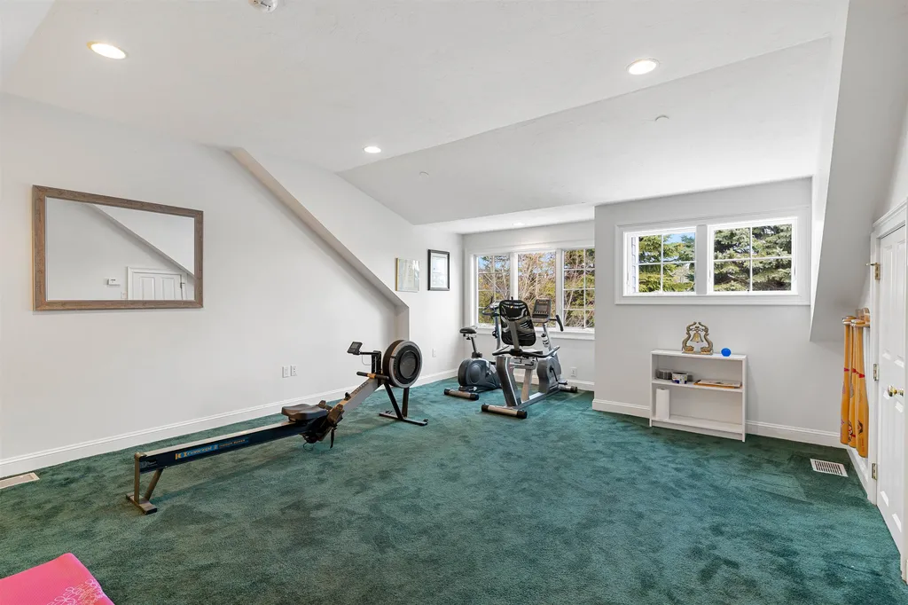 99 Campbells Lane New Castle NH 03854