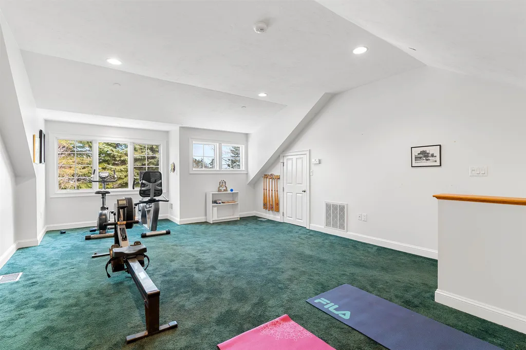 99 Campbells Lane New Castle NH 03854