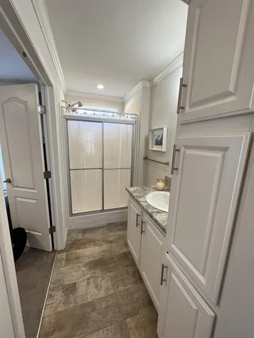 8 Barksdale Avenue Londonderry NH 03053
