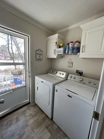 8 Barksdale Avenue Londonderry NH 03053