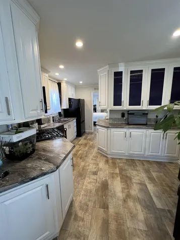 8 Barksdale Avenue Londonderry NH 03053