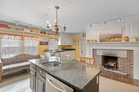 280 Coxboro Road Holderness NH 03245