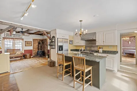 280 Coxboro Road Holderness NH 03245