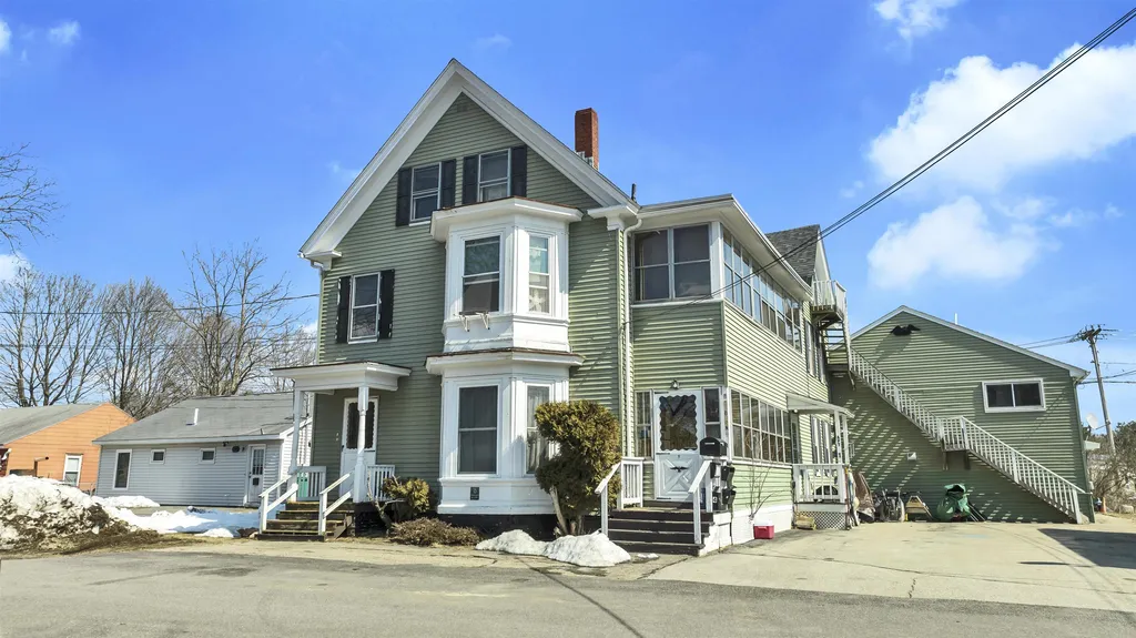 8 Osborne Street Rochester NH 03867