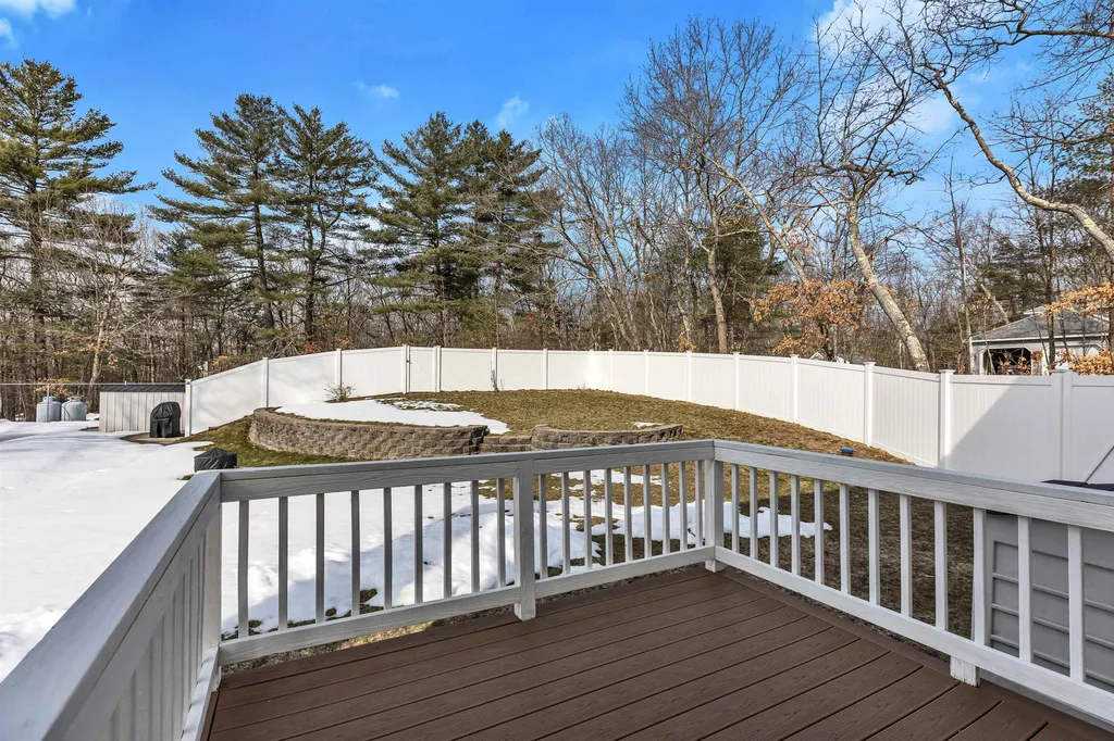 26 Fieldstone Drive Hooksett NH 03106