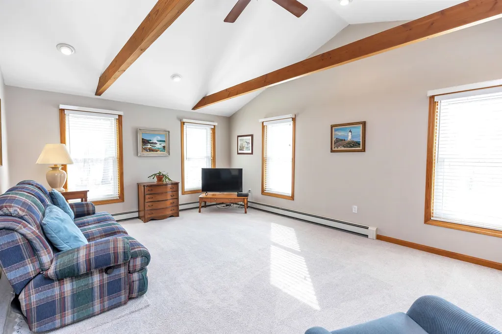 26 Fieldstone Drive Hooksett NH 03106