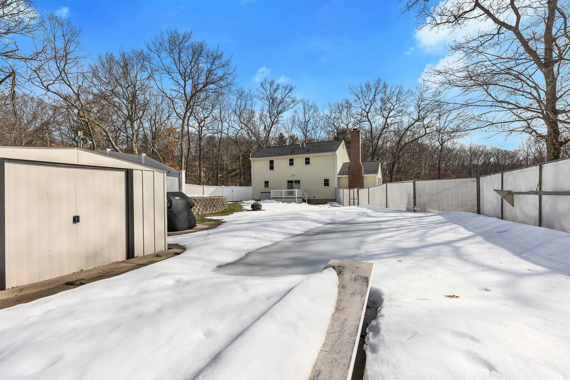 26 Fieldstone Drive Hooksett NH 03106