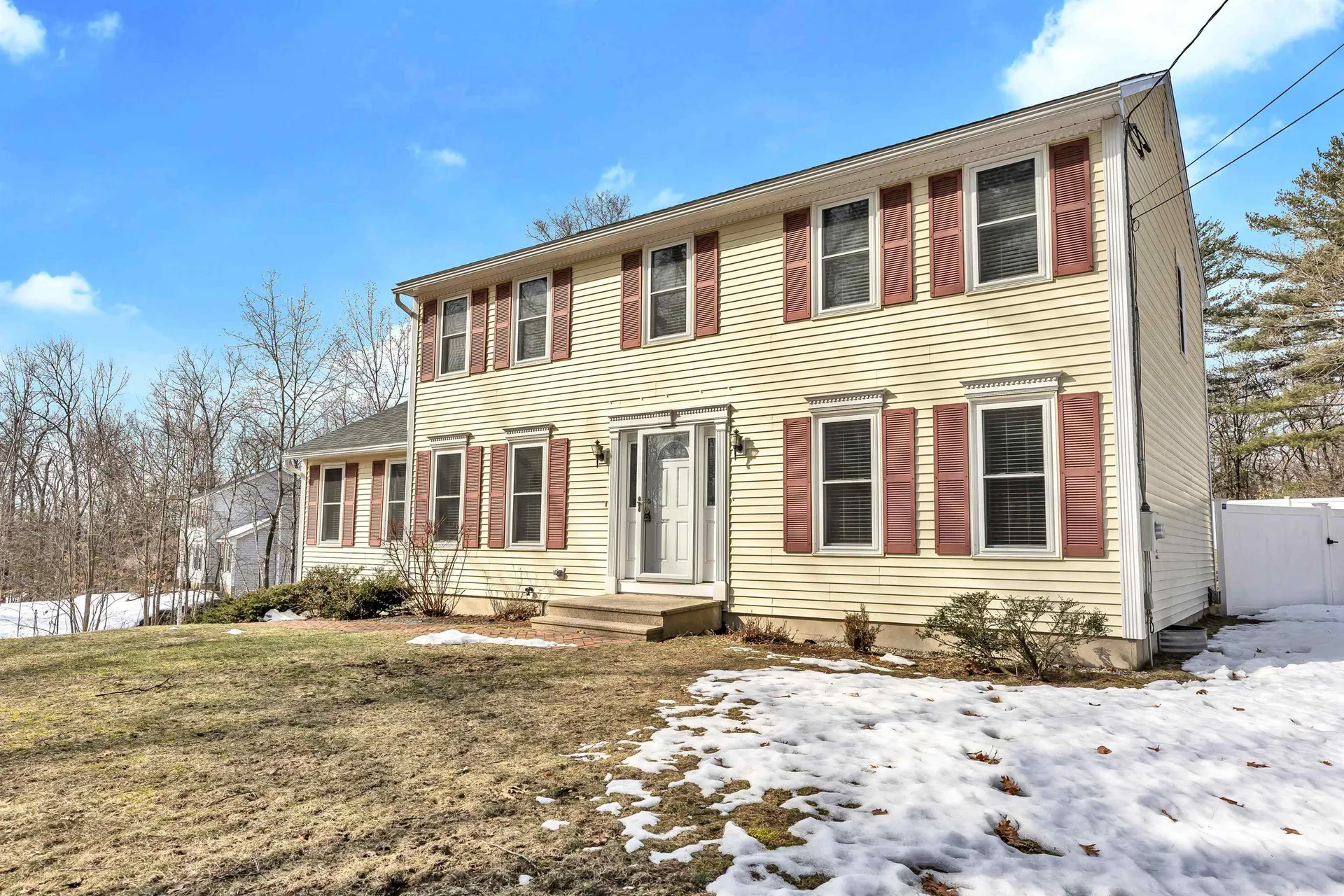 26 Fieldstone Drive Hooksett NH 03106
