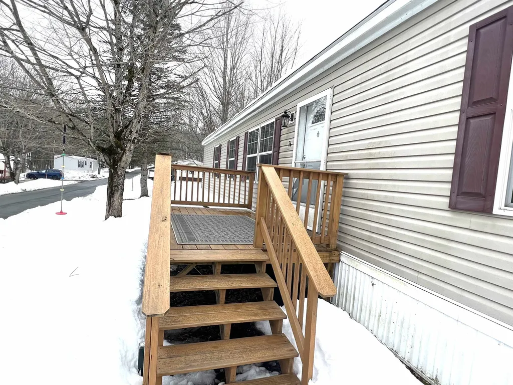 74 Linden Drive Hartford VT 05001