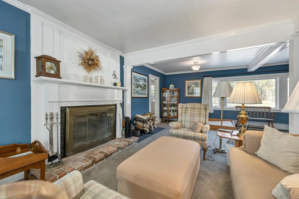 487 Governor Wentworth Highway Tuftonboro NH 03816