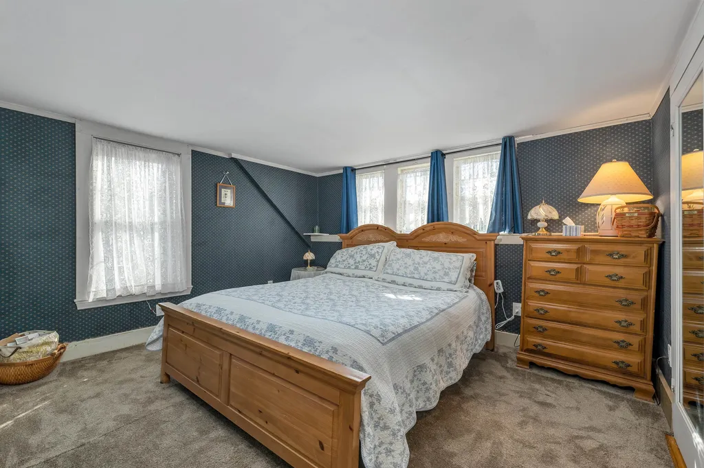 487 Governor Wentworth Highway Tuftonboro NH 03816