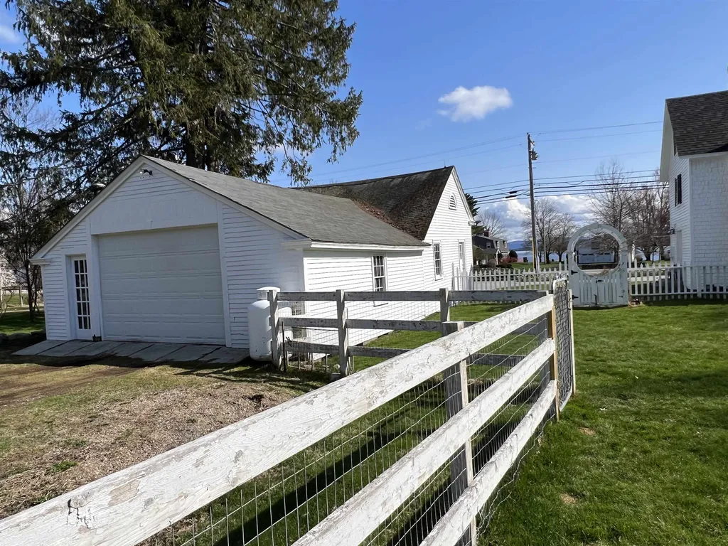 487 Governor Wentworth Highway Tuftonboro NH 03816