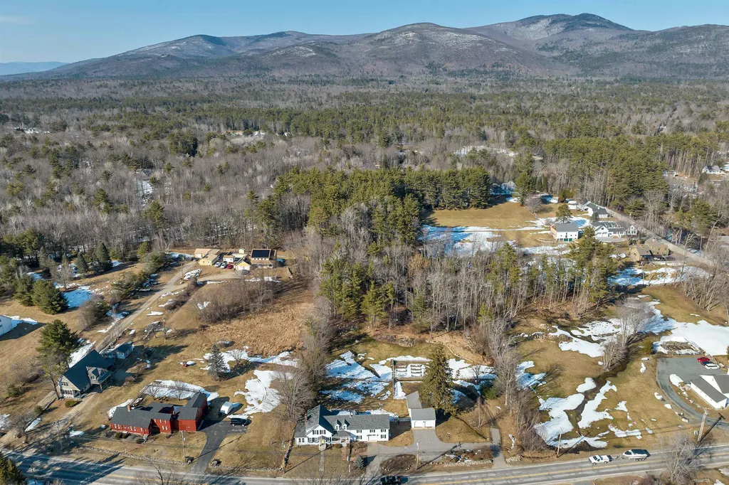 487 Governor Wentworth Highway Tuftonboro NH 03816