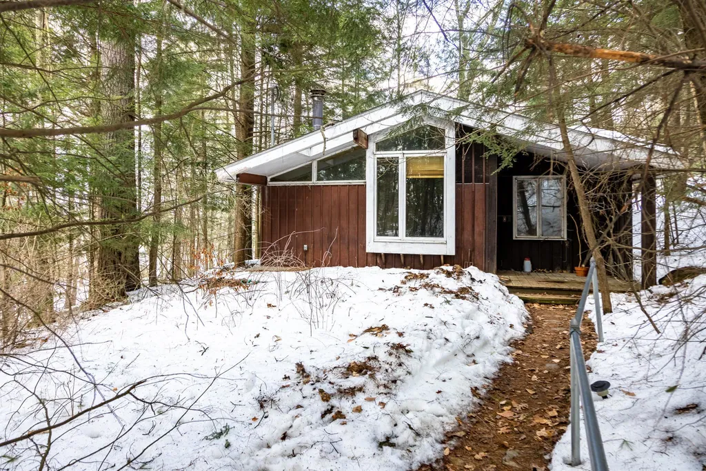 6 Hemlock Road Hanover NH 03755