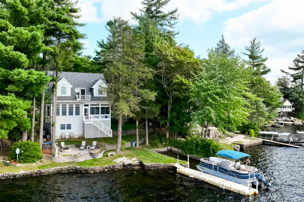1 Rocky Point Lane Atkinson NH 03811