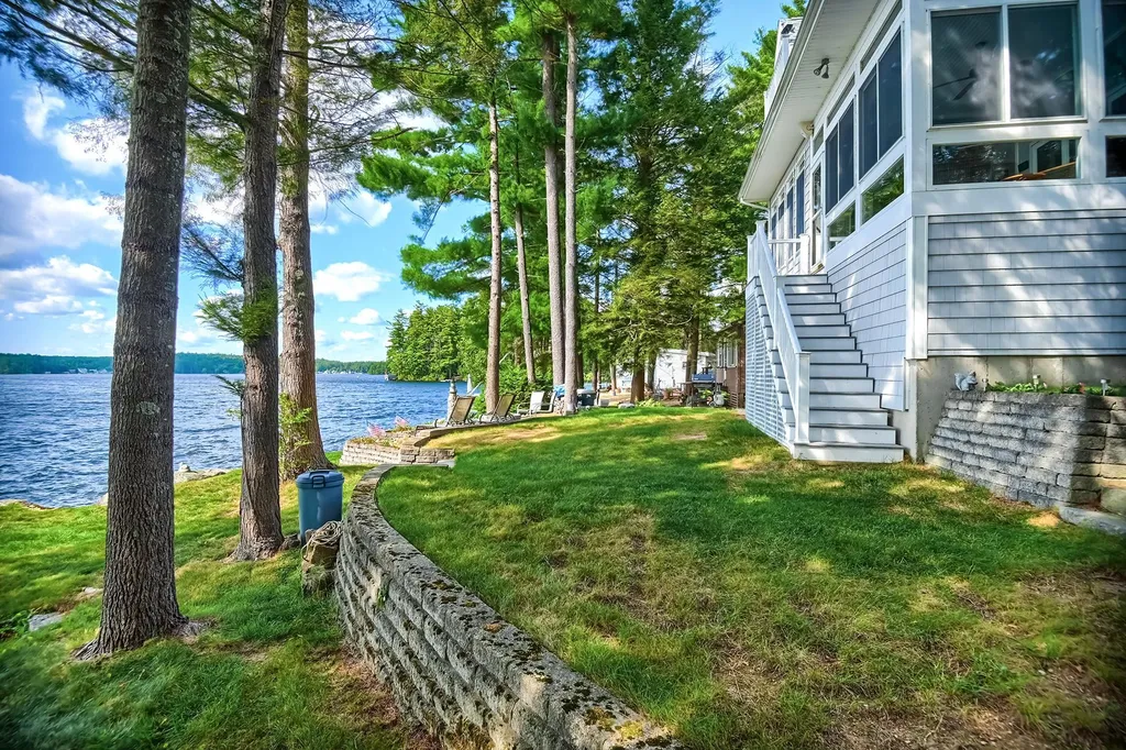 1 Rocky Point Lane Atkinson NH 03811