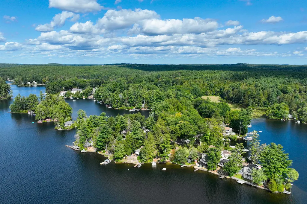 1 Rocky Point Lane Atkinson NH 03811
