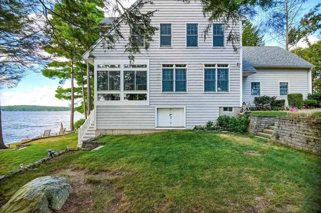 1 Rocky Point Lane Atkinson NH 03811