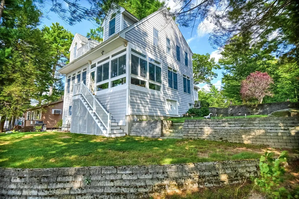 1 Rocky Point Lane Atkinson NH 03811