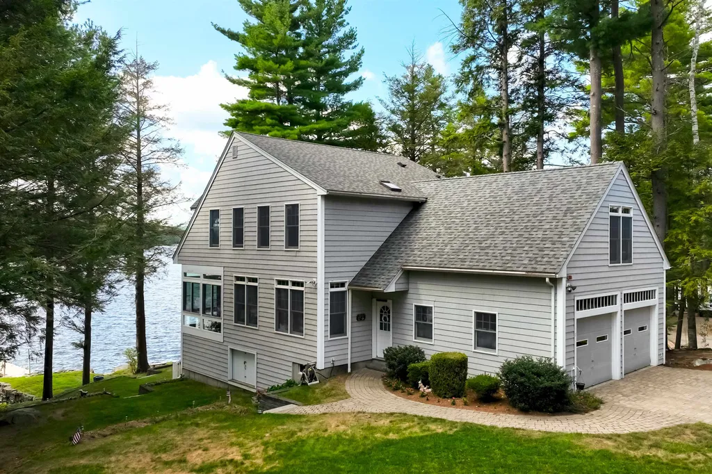 1 Rocky Point Lane Atkinson NH 03811