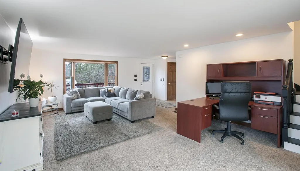163 South Road Deerfield NH 03037