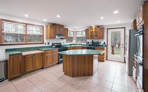163 South Road Deerfield NH 03037