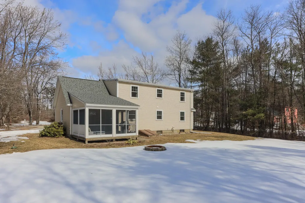2 Edgewood Drive Bow NH 03304