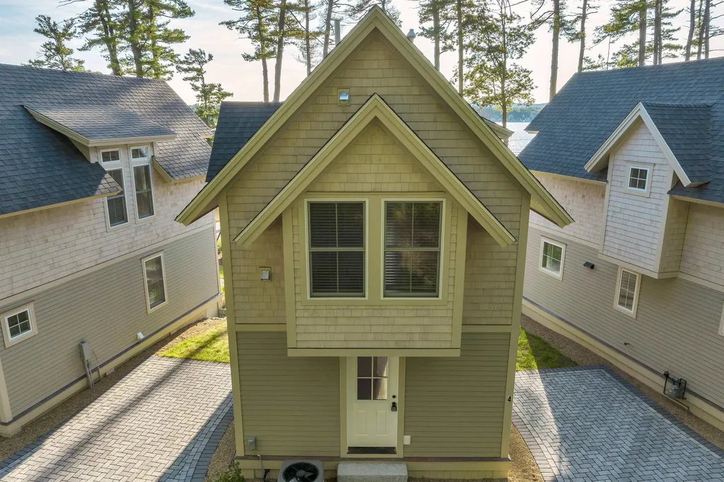 109 Weirs Boulevard Laconia NH 03246