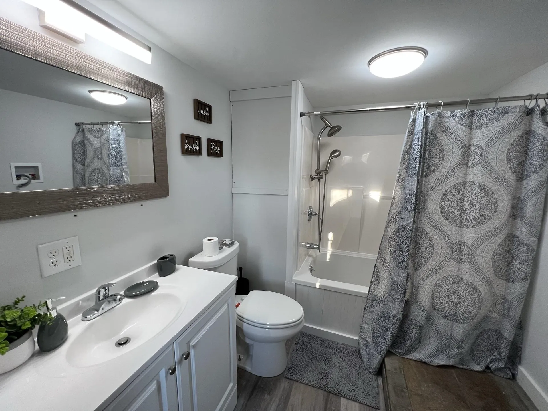21 Fiske Place Claremont NH 03743