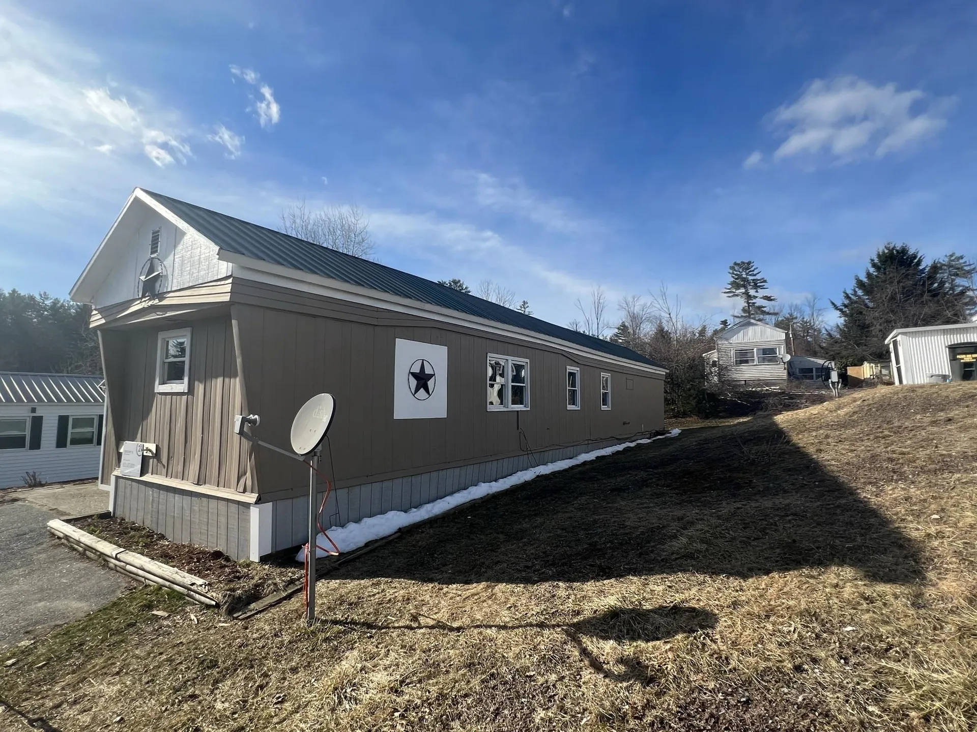 21 Fiske Place Claremont NH 03743