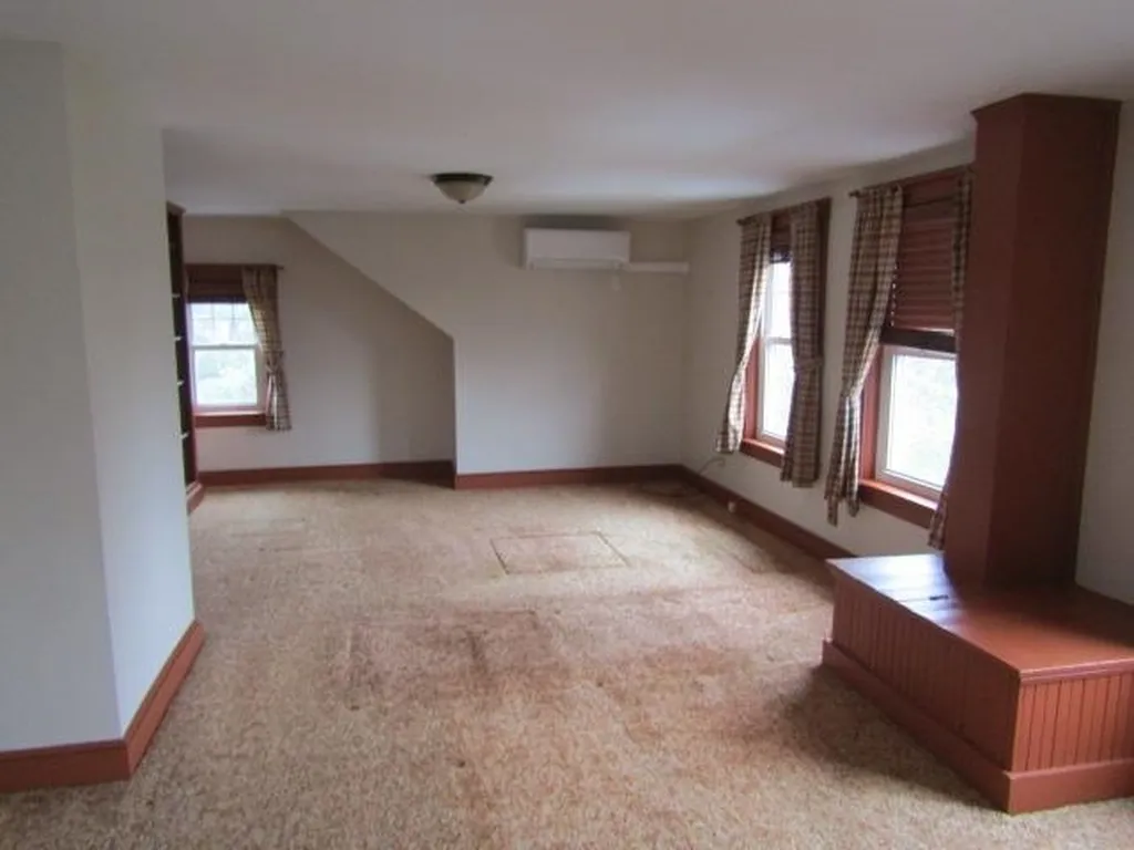 864 Woodbury Avenue Portsmouth NH 03801