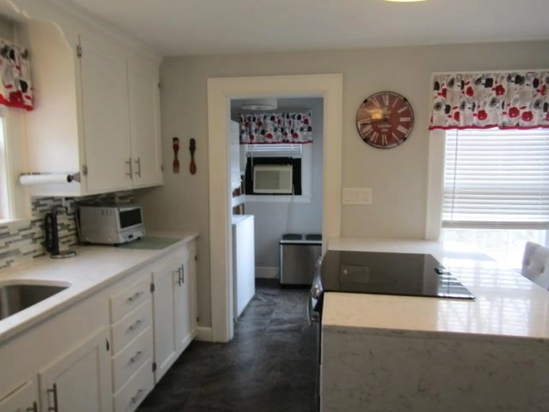 864 Woodbury Avenue Portsmouth NH 03801