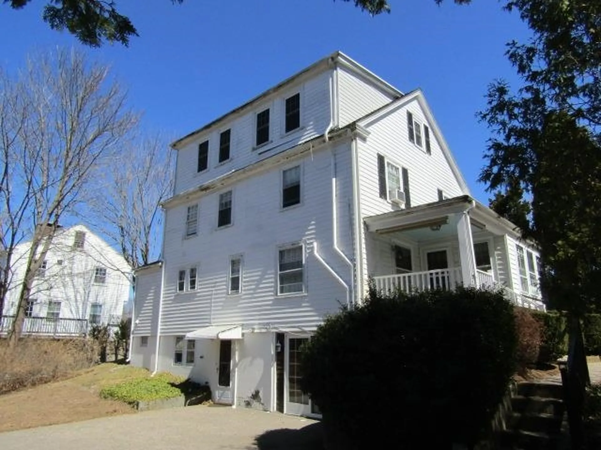 864 Woodbury Avenue Portsmouth NH 03801