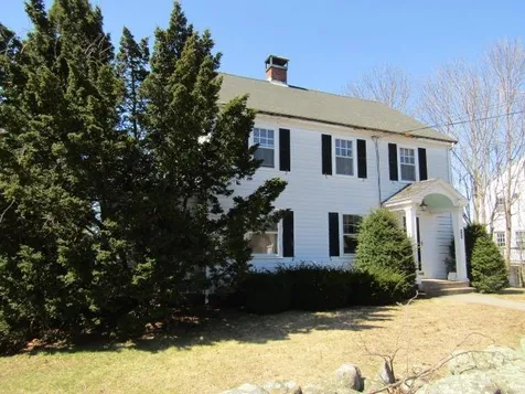 864 Woodbury Avenue Portsmouth NH 03801