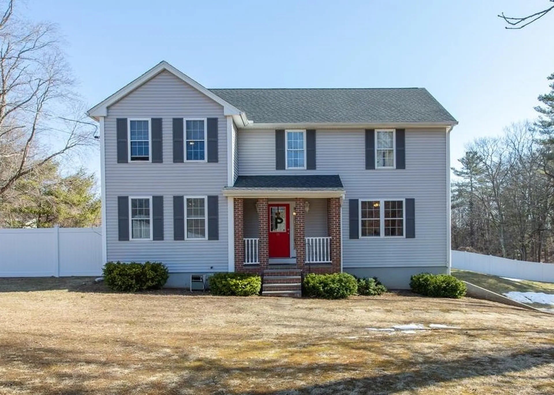31 Beacon Street Londonderry NH 03053