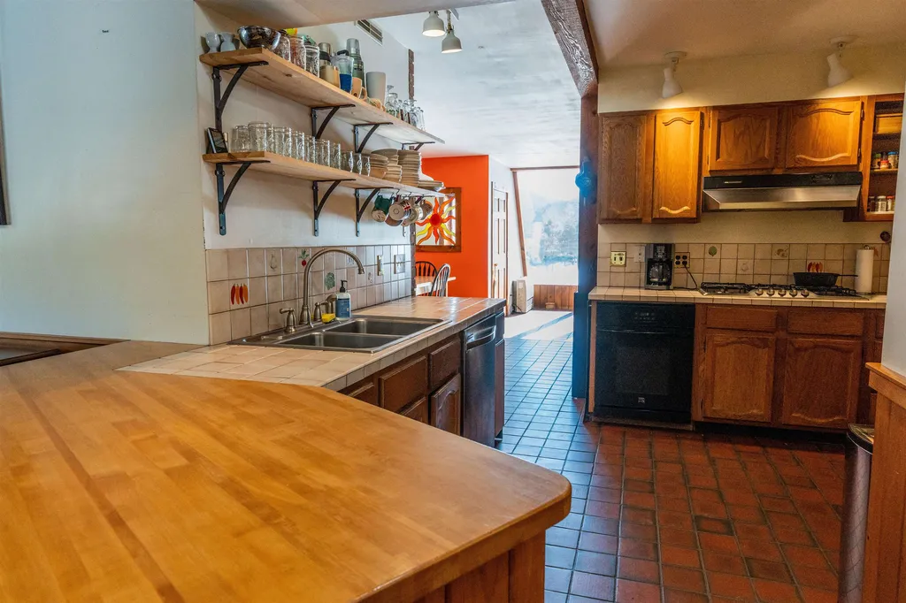 687 Faybrook Road Sharon VT 05065